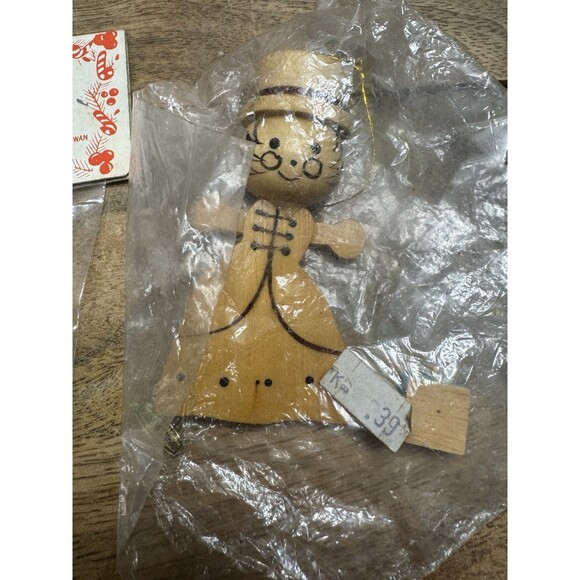 Vintage Lot of 23 Wooden Christmas Ornaments New Old Stock Woolworths? - Picture 9 of 16